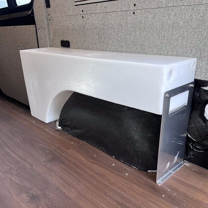 19-Gallon Slim Dually Wheel Well Water Tank (SP-DU-19) – view 4
