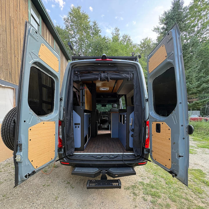 Mercedes Sprinter D-Pillar Trim Kit (Rear Door Threshold) - AVC RIG