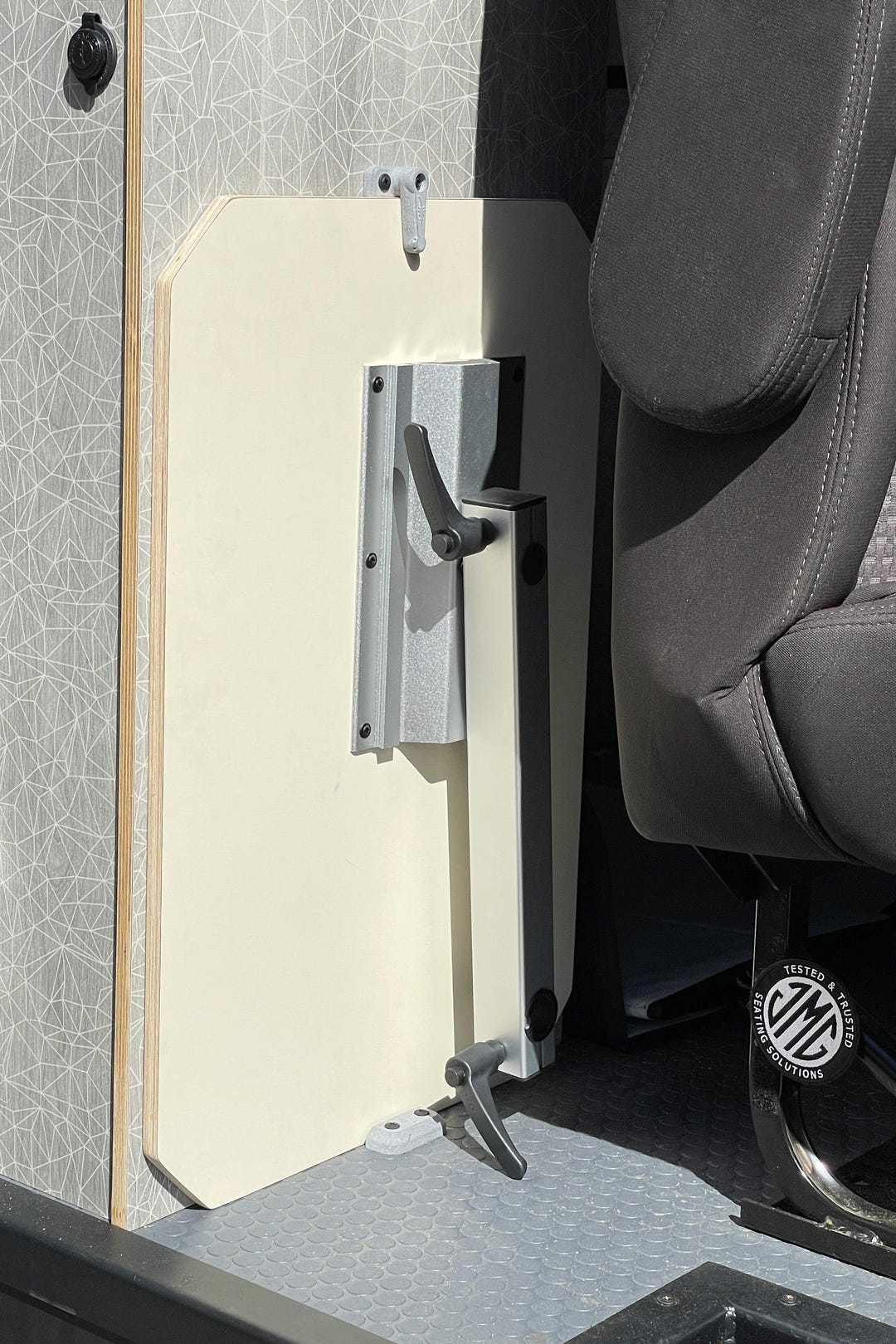 Table Storage Latch - AVC RIG